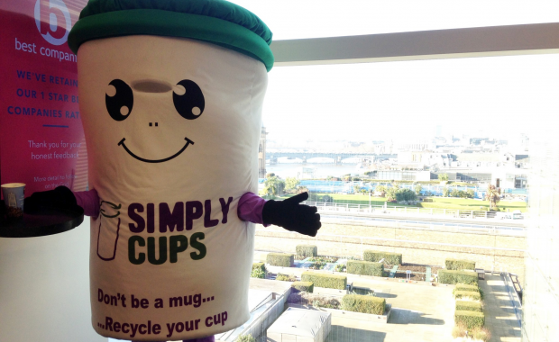 Simply Cup's Cupbert maskot